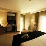 Riva Resatbey Luxury فندق أضنه