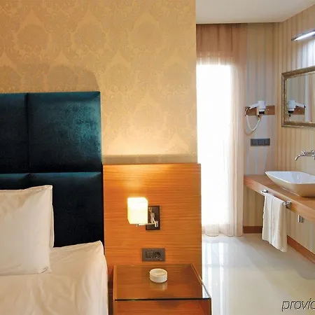 Riva Resatbey Luxury فندق أضنه