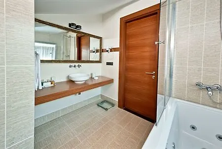 Riva Resatbey Luxury Ξενοδοχείο 4*