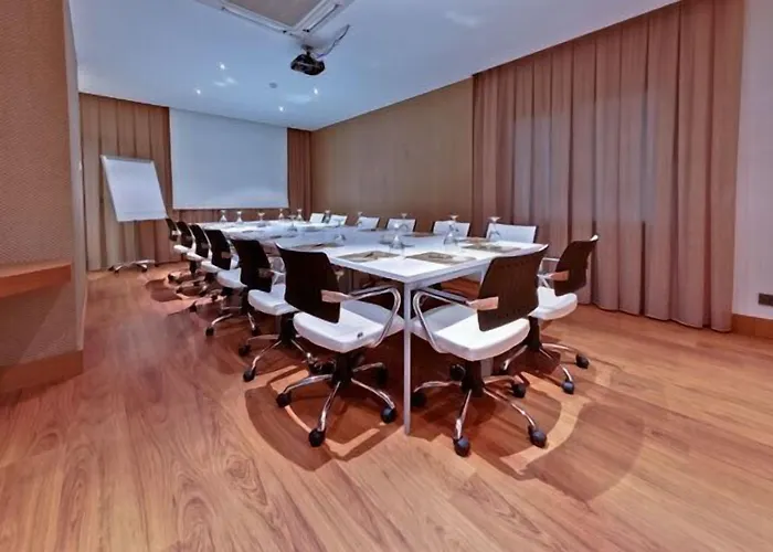 Riva Resatbey Luxury فندق أضنه