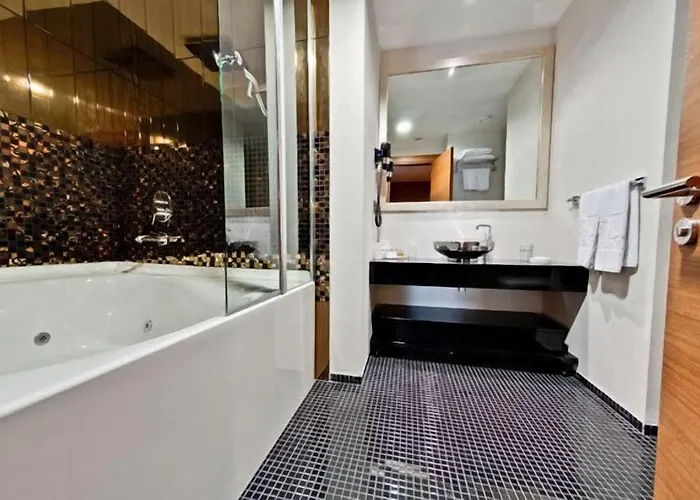 Riva Resatbey Luxury 4* أضنه